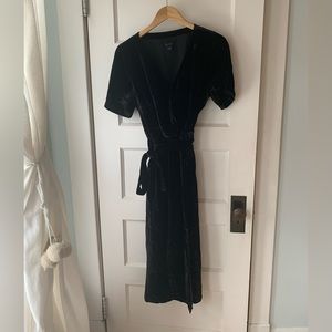 Ann Taylor Crushed Velvet Wrap Midi Dress - Size 10 - EUC